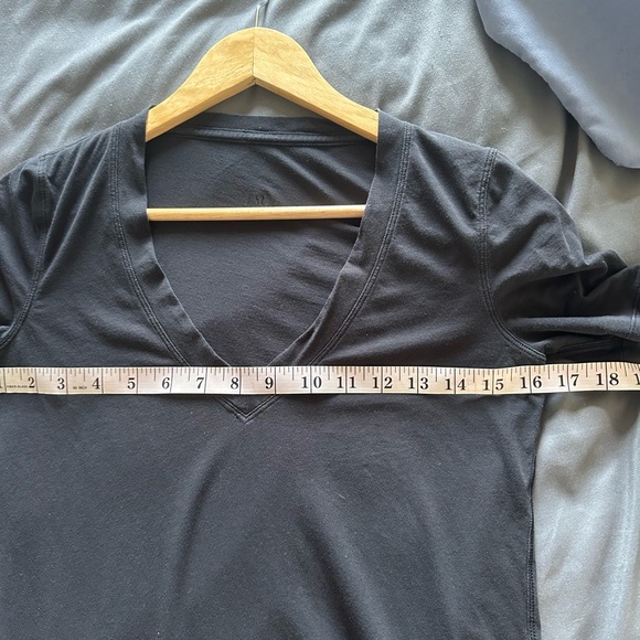 Lululemon Athletica Black Little Bit of Love Pima Cotton Classic V-Neck Tee - Picture 5 of 5
